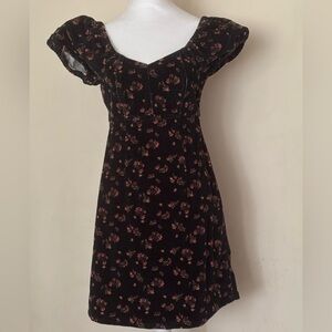 Black Dress with Floral Print and Puff Sleeves Size Medium